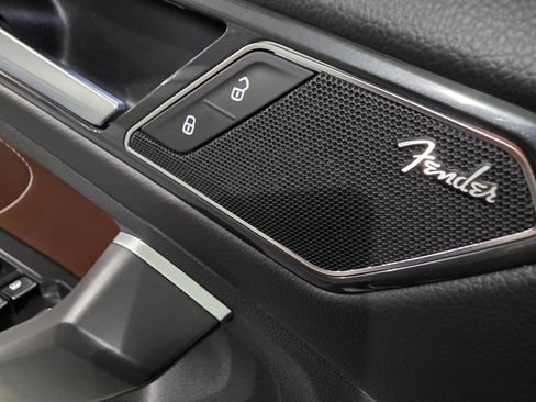 Used 2024 Volkswagen Tiguan SEL R-Line w/ MDO Package, Two-Row image 14