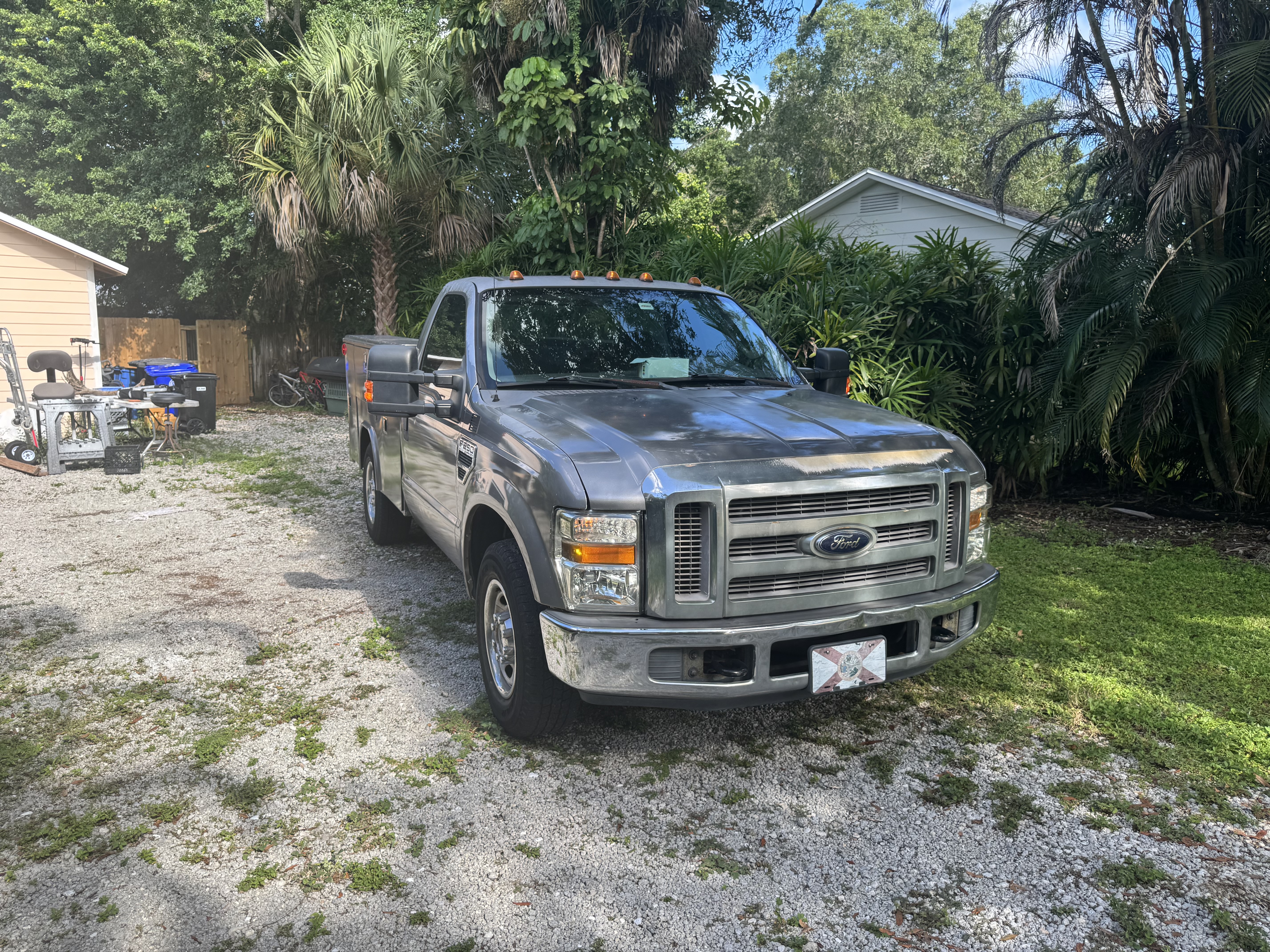 Used 2010 Ford F250 XL RWD image 1
