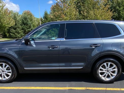 Used 2020 Kia Telluride LX image 1