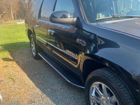 Used 2008 GMC Yukon XL Denali image 4