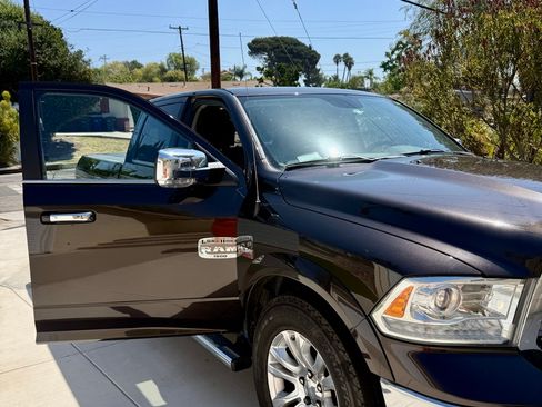 Used 2017 RAM 1500 Laramie Longhorn w/ Convenience Group AWD/4WD image 4