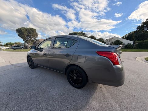 Used 2019 Nissan Versa S Plus image 6