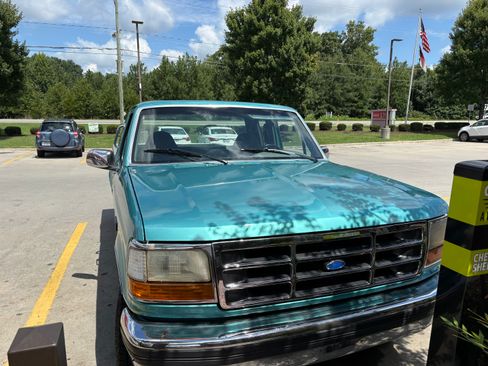 Used 1994 Ford F150 XL RWD image 2