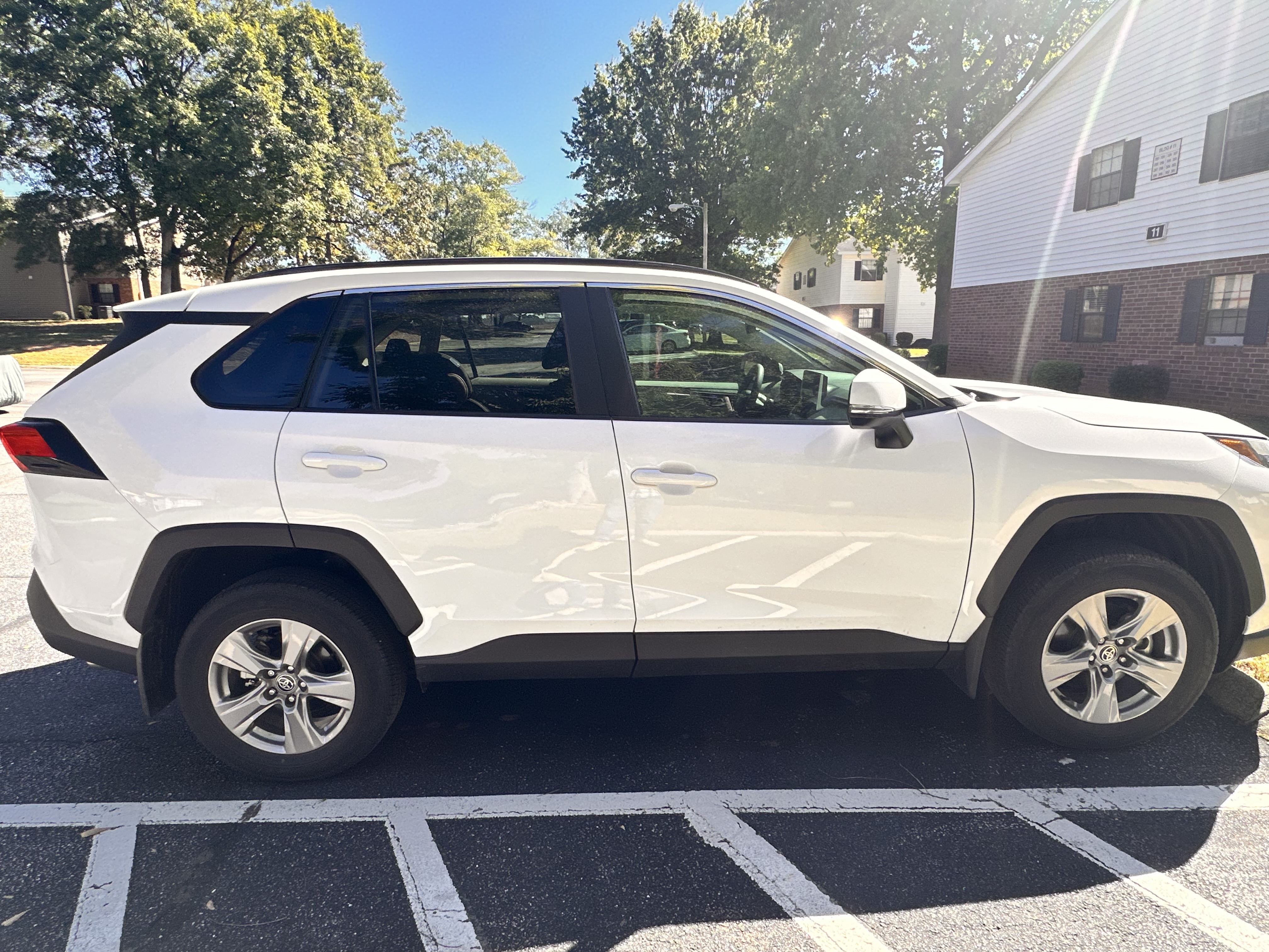 Used 2024 Toyota RAV4 XLE FWD image 9