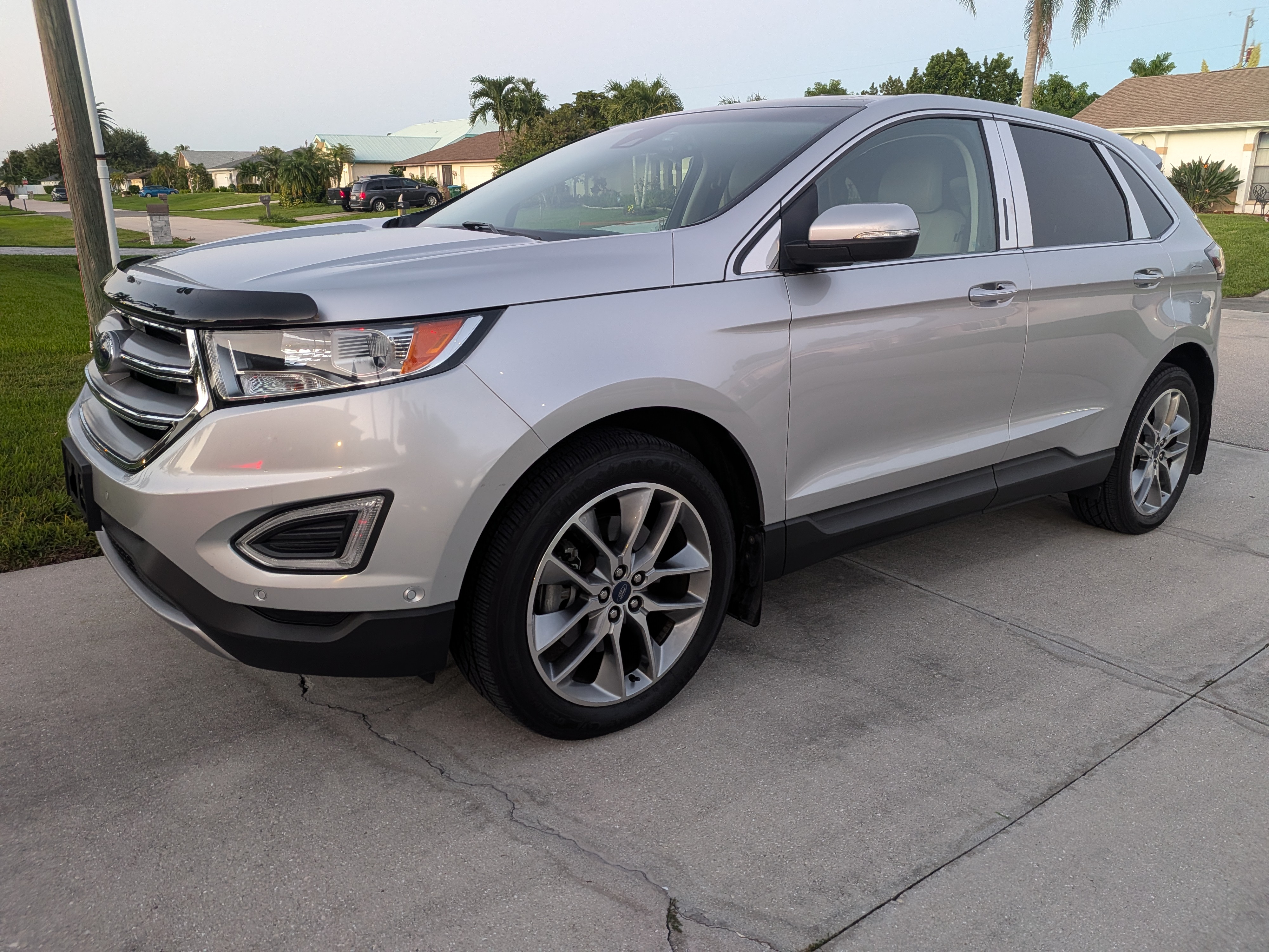 Used 2018 Ford Edge Titanium w/ Equipment Group 302A AWD/4WD image 1