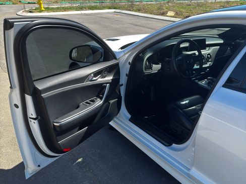 Used 2018 Kia Stinger GT2 image 10