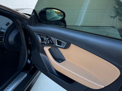 Used 2015 Jaguar F-TYPE S image 19