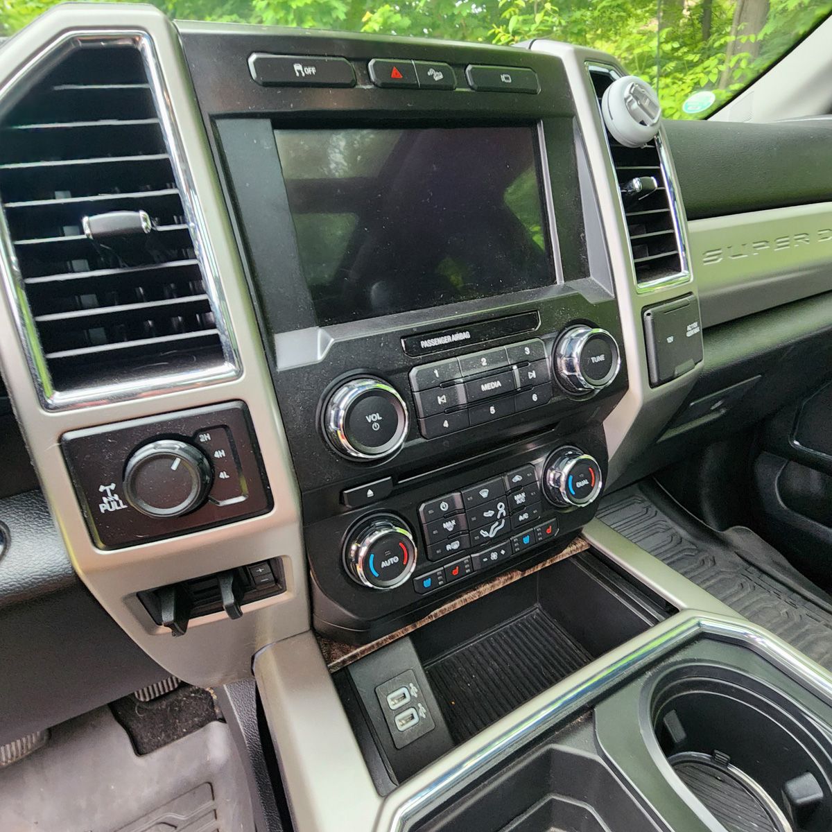 Used 2018 Ford F250 Lariat w/ Lariat Ultimate Package AWD/4WD image 30