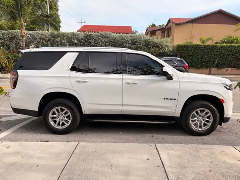 Used 2024 Chevrolet Tahoe LS RWD image 4