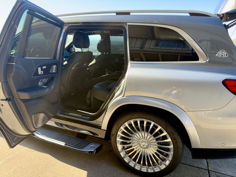 Used 2023 Mercedes-Benz Maybach GLS 600 4MATIC image 8