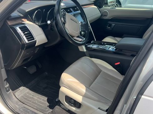 Used 2017 Land Rover Discovery HSE image 17