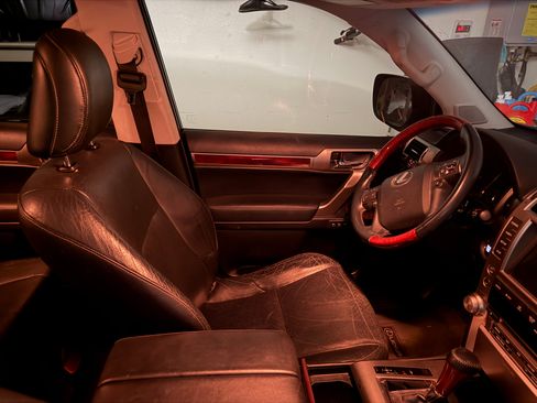 Used 2012 Lexus GX 460 image 9