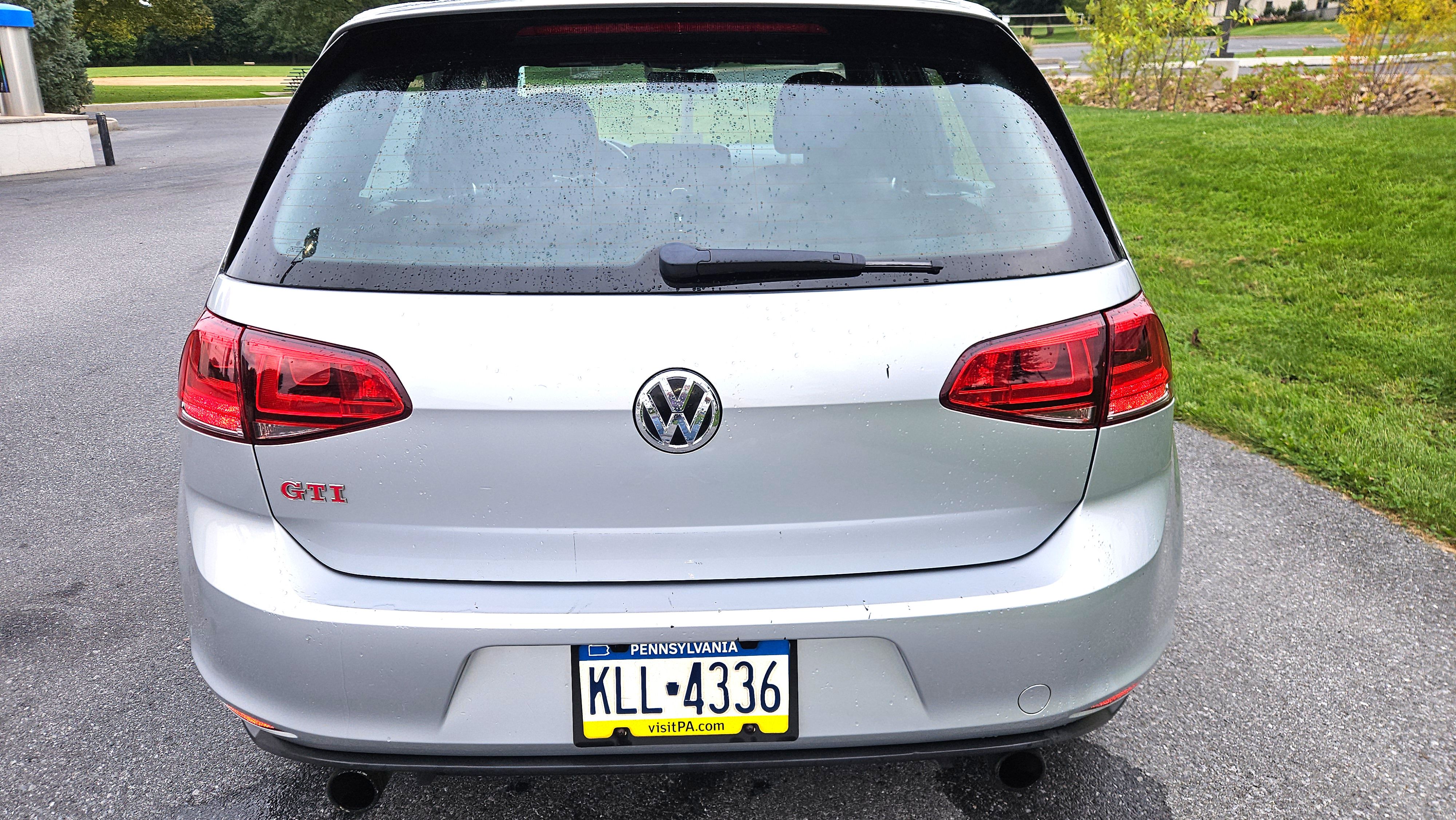 Used 2017 Volkswagen GTI Sport FWD image 5