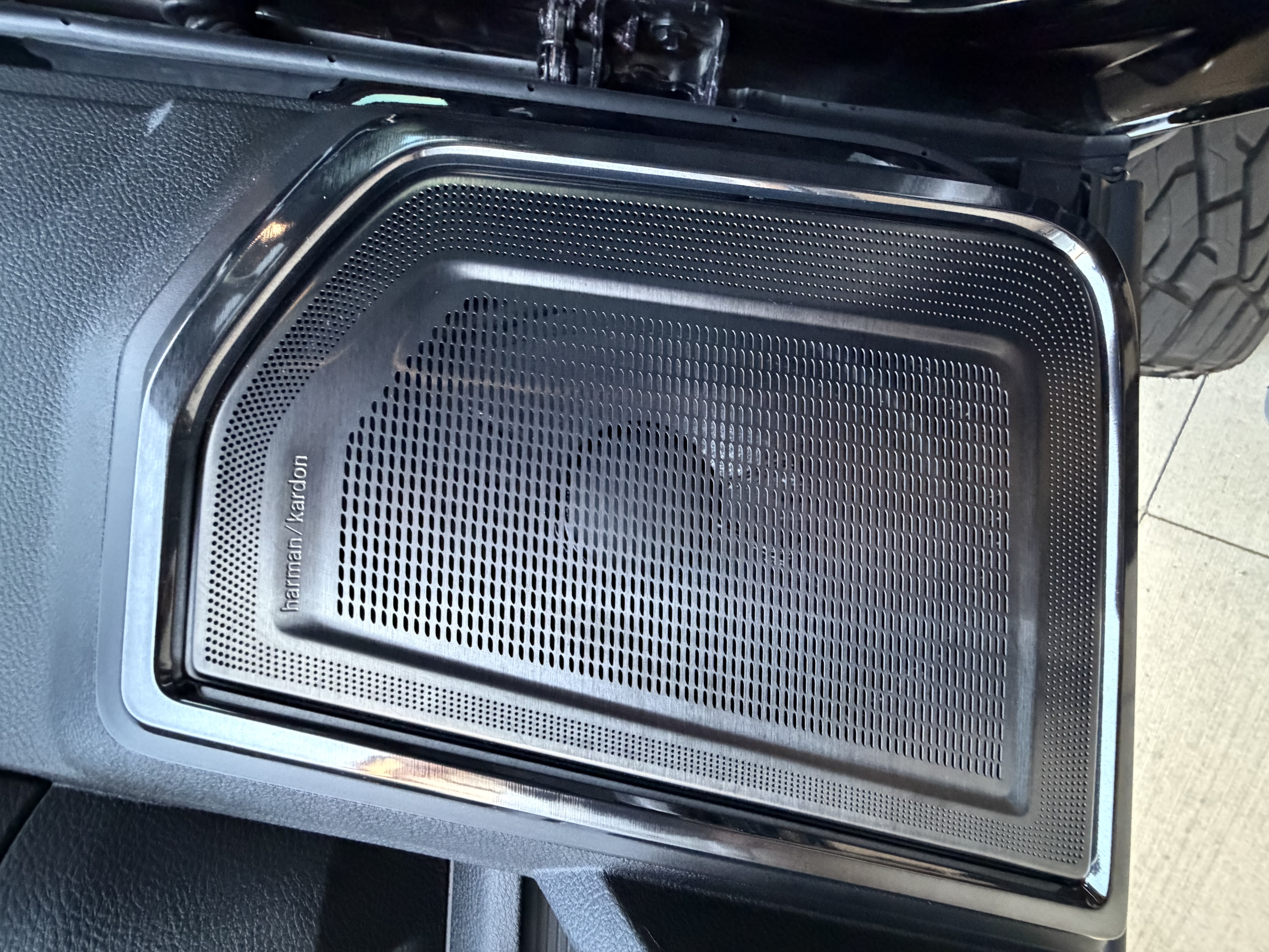 Used 2025 RAM 3500 Limited AWD/4WD image 28