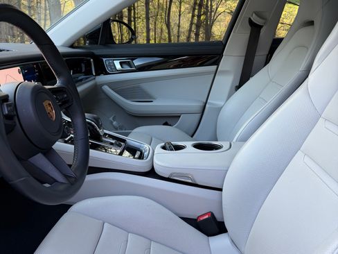 Used 2023 Porsche Panamera 4S image 8