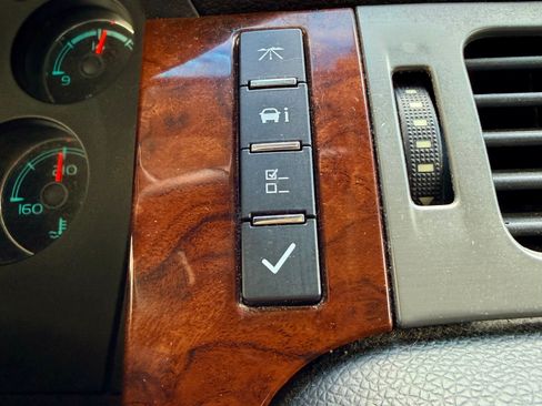 Used 2011 Chevrolet Tahoe LS image 24