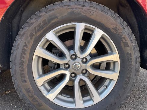 Used 2013 Nissan Pathfinder SL image 14