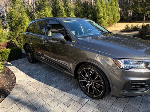 Used 2023 Audi Q7 3.0T Prestige w/ Prestige Package image 2