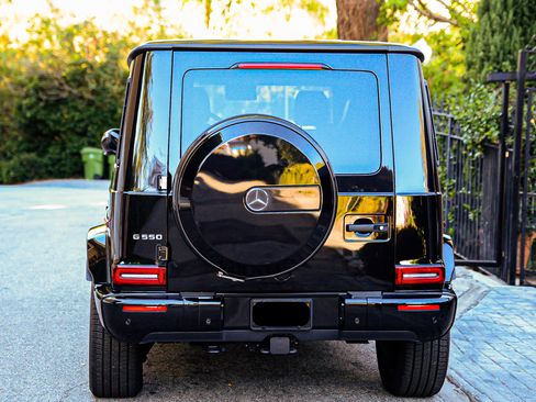 Used 2023 Mercedes-Benz G 550 image 2