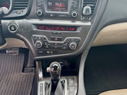 Used 2013 Kia Optima EX w/ Premium Pkg image 11