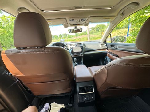 Used 2019 Subaru Outback 3.6R Touring AWD/4WD image 10