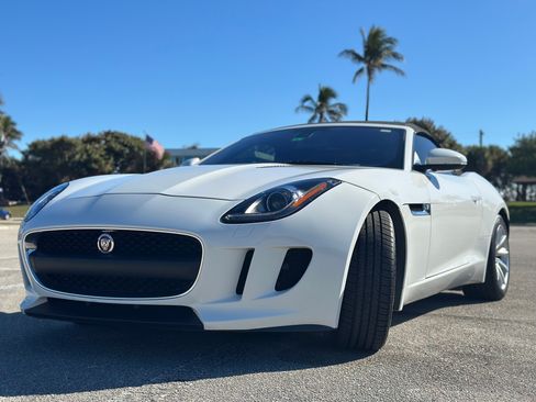 Used 2017 Jaguar F-TYPE Premium Convertible 2D image 9