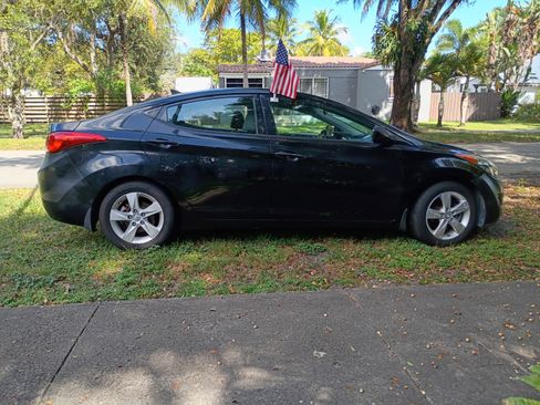 Used 2013 Hyundai Elantra GLS image 4