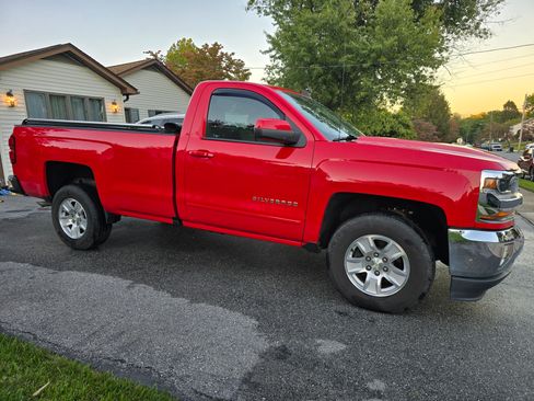 Used 2016 Chevrolet Silverado 1500 LT w/ LT Convenience Package image 9