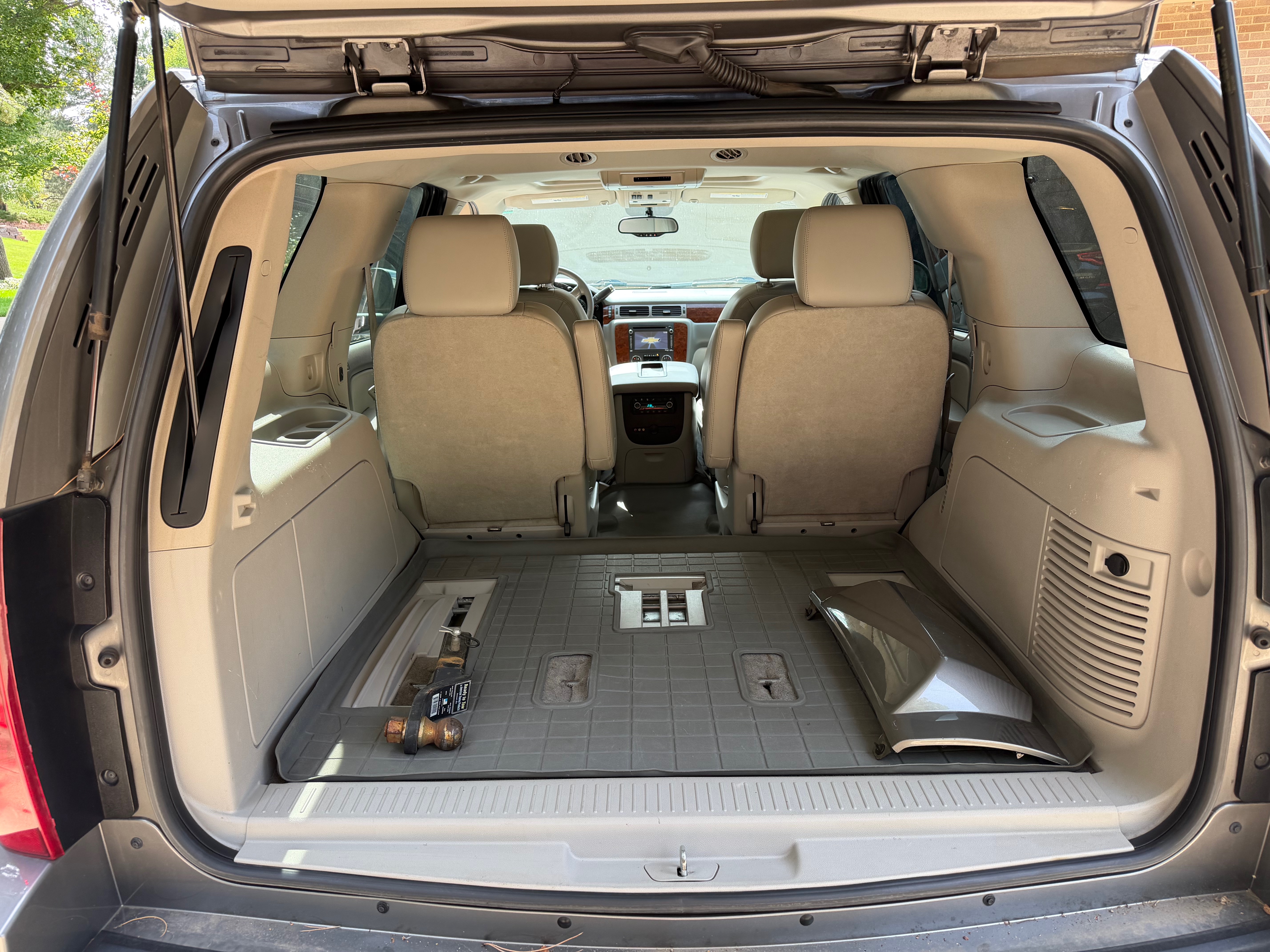 Used 2012 Chevrolet Tahoe LTZ AWD/4WD image 10