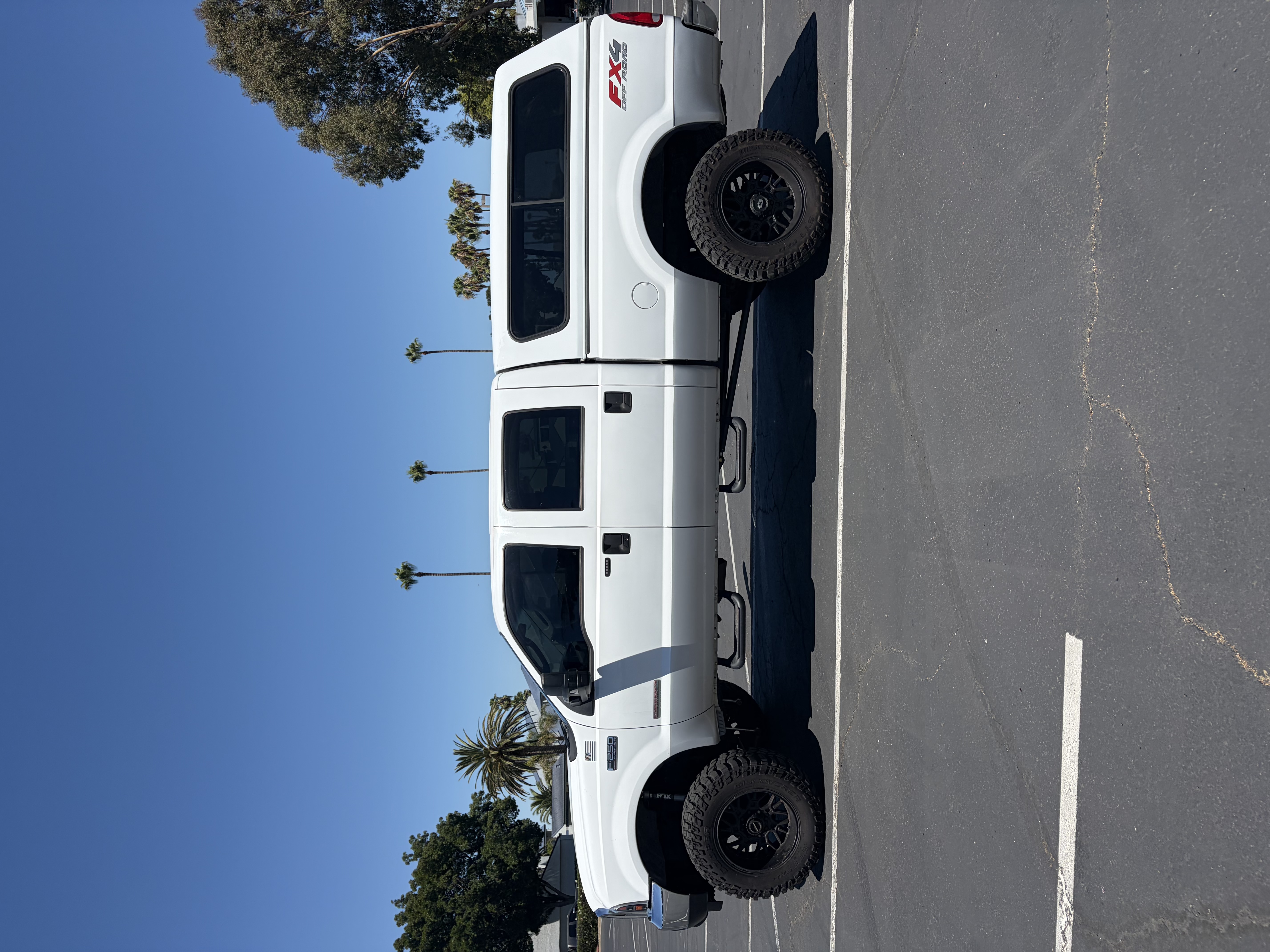 Used 2004 Ford F250 Lariat AWD/4WD image 6