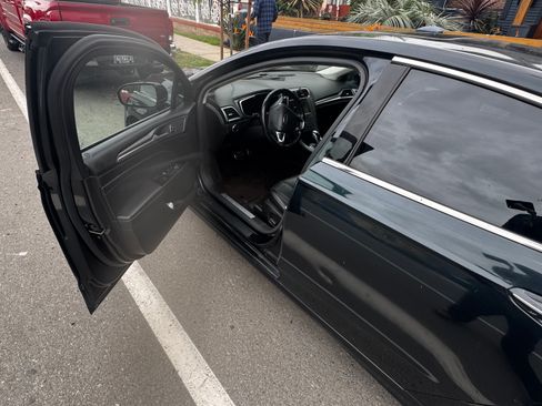 Used 2014 Ford Fusion Titanium image 31