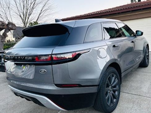 Used 2022 Land Rover Range Rover Velar R-Dynamic S image 11