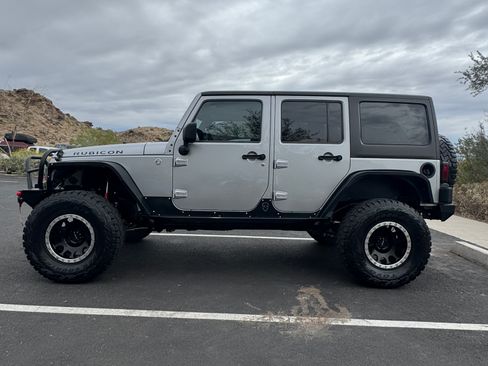 Used 2015 Jeep Wrangler Unlimited Rubicon w/ Connectivity Group image 1