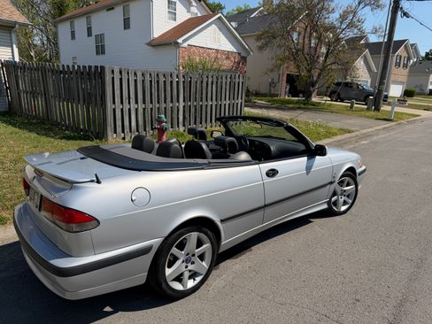 Used 2002 Saab 9-3 SE FWD image 2