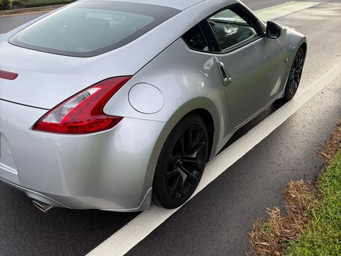 Used 2017 Nissan 370Z Coupe RWD image 12