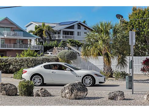 Used 2009 Maserati GranTurismo S image 8