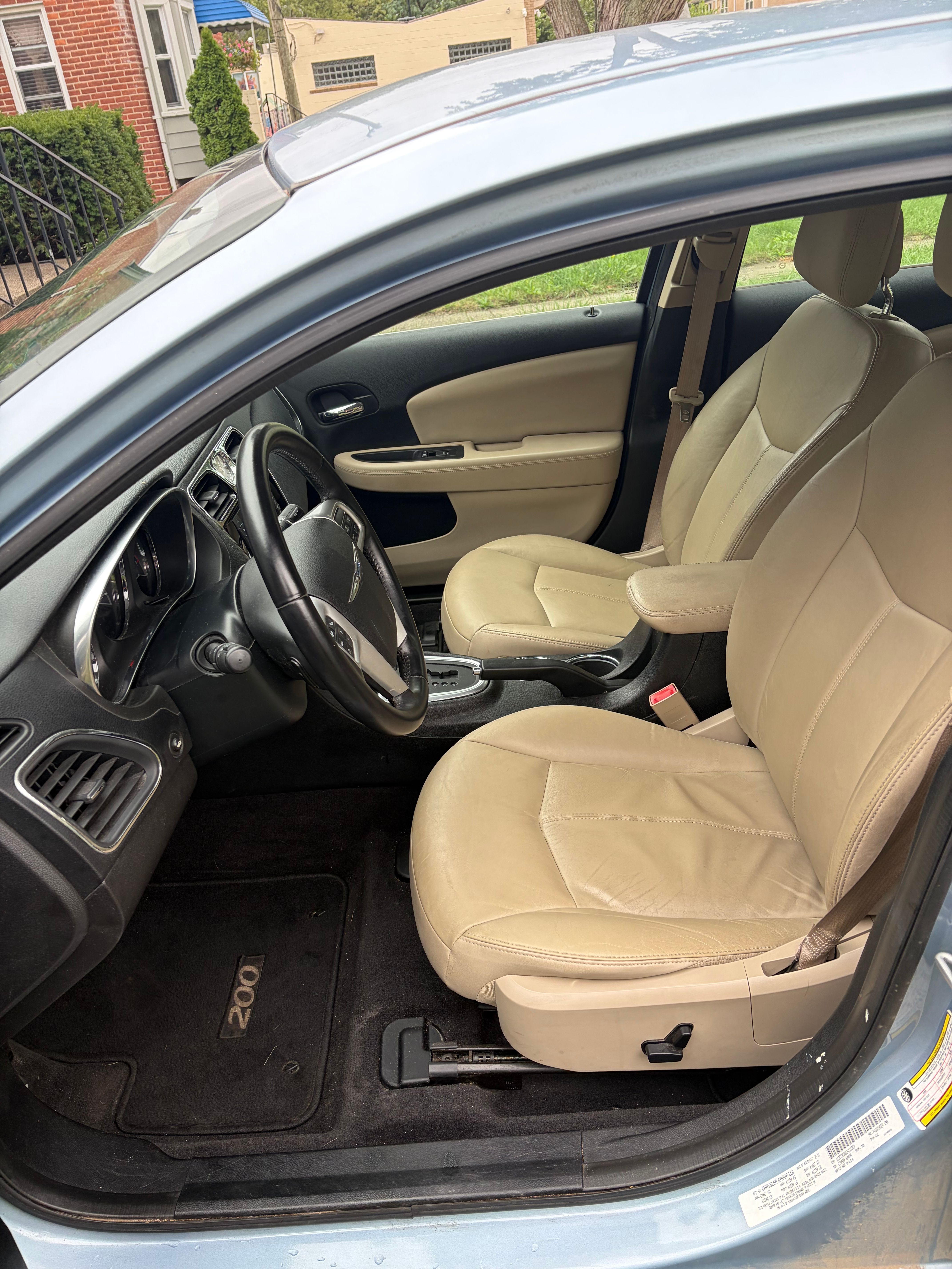 Used 2012 Chrysler 200 Limited FWD image 8