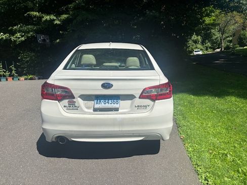 Used 2016 Subaru Legacy 2.5i Premium AWD/4WD image 5