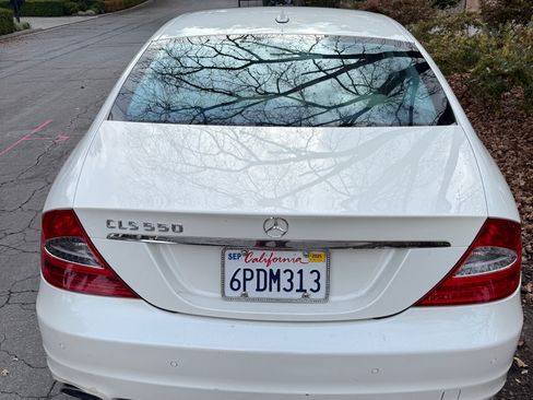 Used 2010 Mercedes-Benz CLS 550 image 4