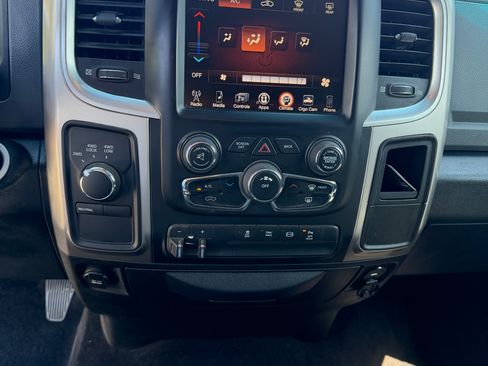 Used 2016 RAM 3500 SLT w/ Luxury Group AWD/4WD image 6