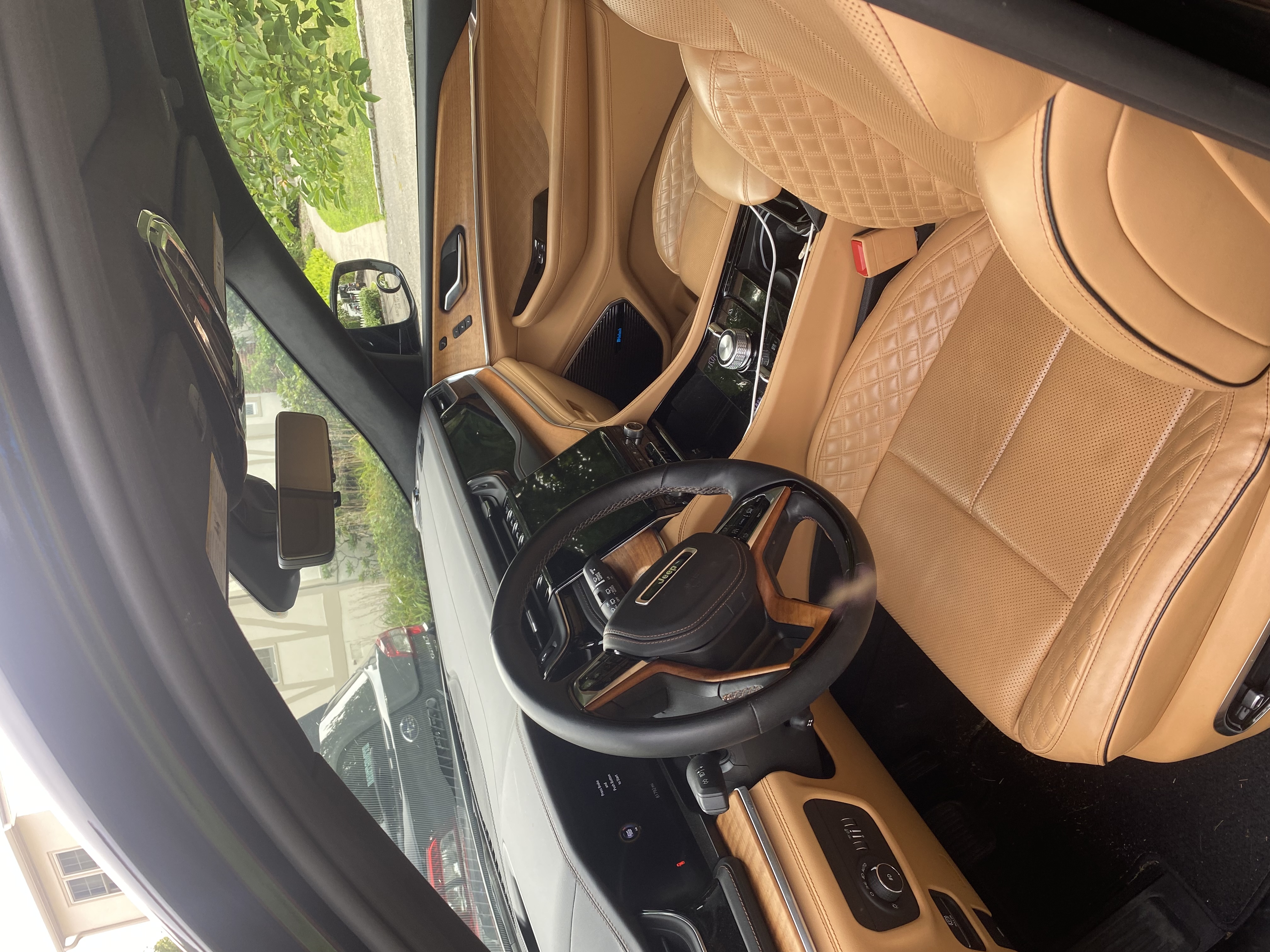 Used 2022 Jeep Grand Cherokee Summit AWD/4WD image 10