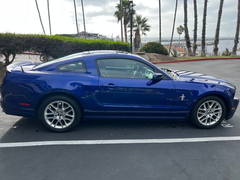 Used 2013 Ford Mustang Premium image 8