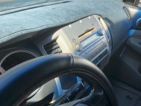 Used 2010 Toyota Tacoma PreRunner image 11