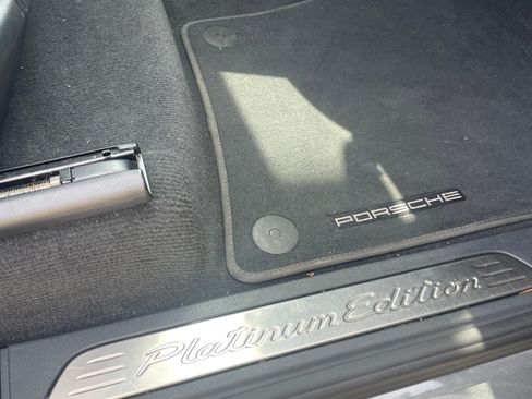 Used 2014 Porsche Cayenne Platinum Edition image 23