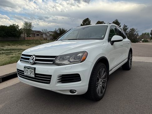Used 2012 Volkswagen Touareg Executive AWD/4WD image 6