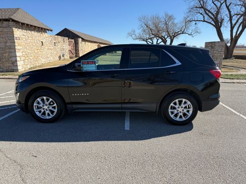 Used 2018 Chevrolet Equinox LT image 1