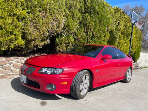 Used 2004 Pontiac GTO w/ Limited Edition Pulse Red RWD image 9