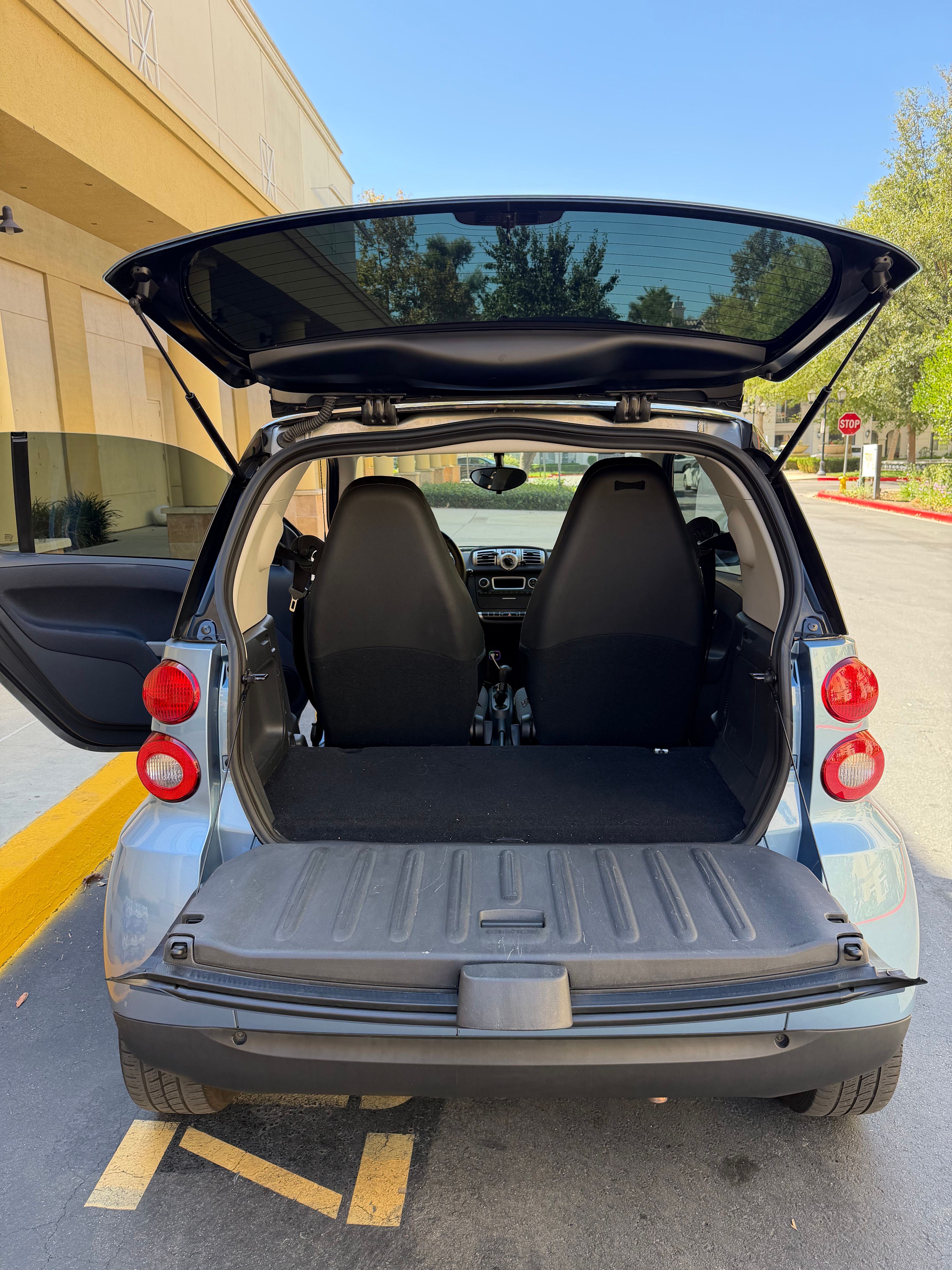 Used 2011 smart fortwo passion RWD image 13