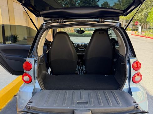 Used 2011 smart fortwo passion RWD image 13