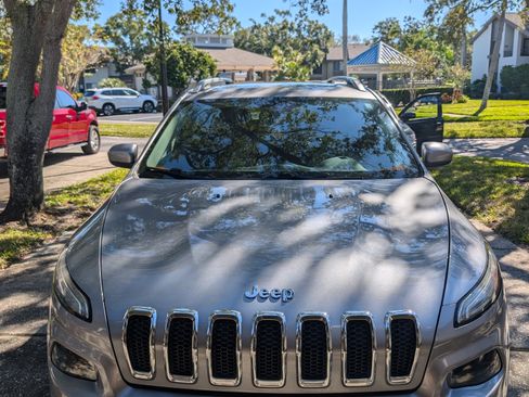 Used 2016 Jeep Cherokee Latitude w/ Cold Weather Group image 2